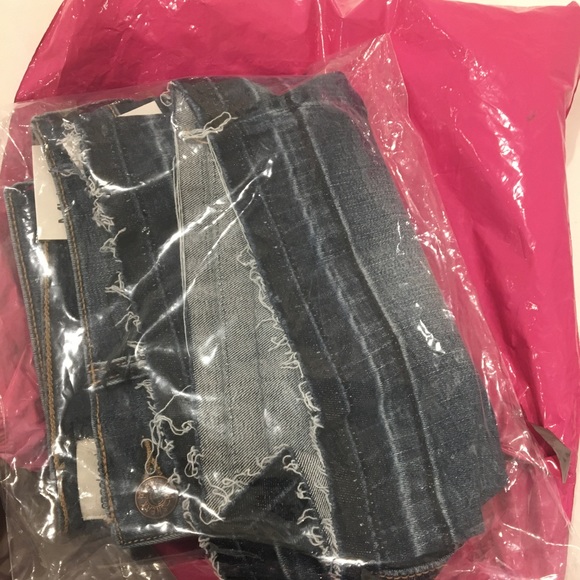 Shorts, Medium - Picture 6 of 6